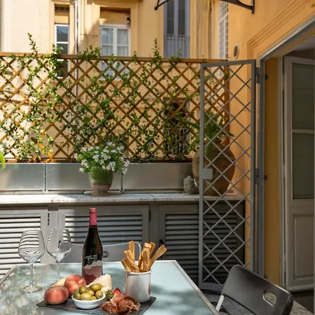 Domus Alexander, Terrace Downtown *