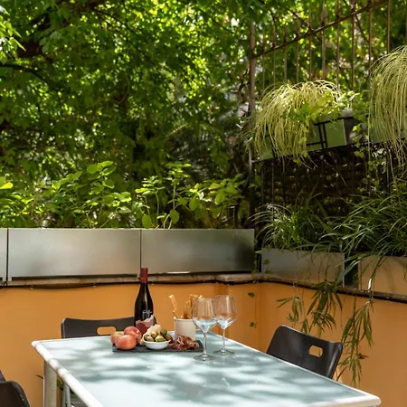 Domus Alexander, Terrace Downtown Rome